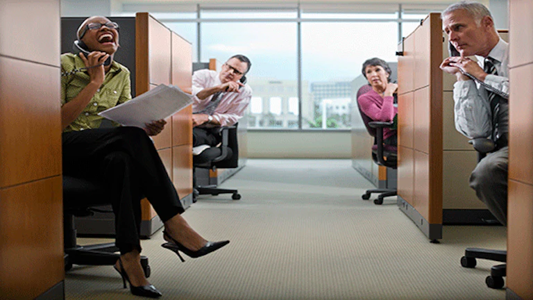 كيف تتعامل مع العادات المزعجة لزملاء العمل ؟ 6 How to Deal With Annoying Coworkers | EHS Today
