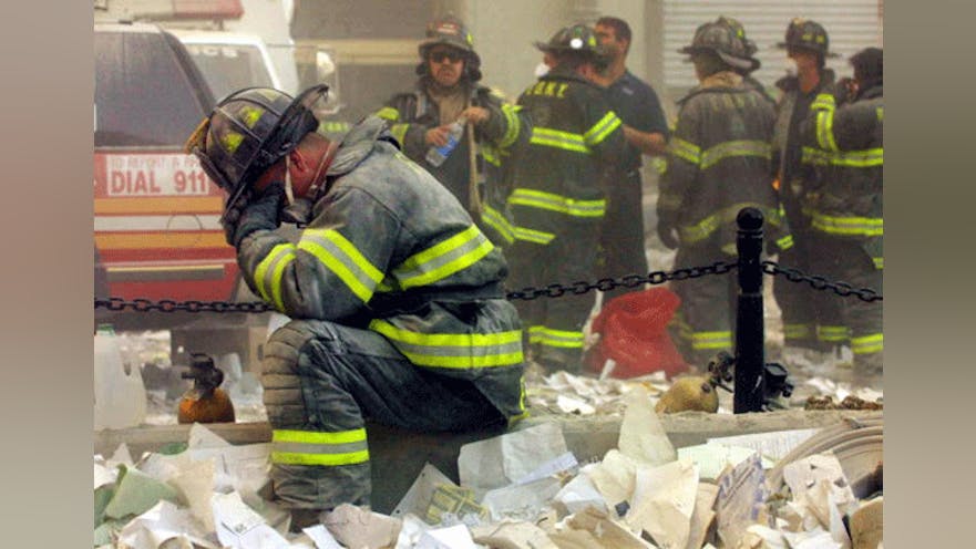 Never Forget: Images from 9/11 and the Recovery and Clean Up Efforts ...