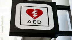 For the best chance of survival an AED should be used within three to five minutes after collapse For every minute that passes without CPR and defibrillation the chance of survival for a victim of sudden cardiac arrest SCA decreases by 7 to 10 percent After 10 minutes very few SCA victims survive
