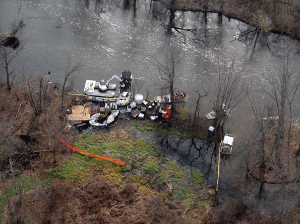 Oil spill response workers Kalamazoo River