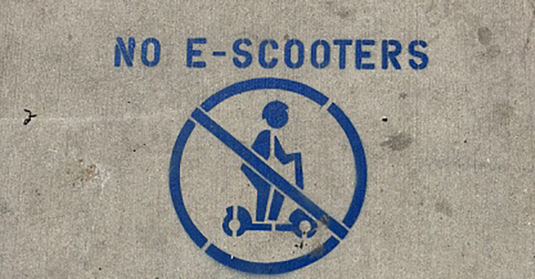 e-scooter_hazard_sign