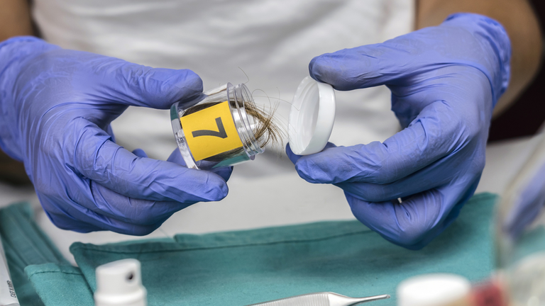 Hair Test Drugs Felipe Caparros Cruz Dreamstime com 5f22da74bd7c7 5f240d467a6f2