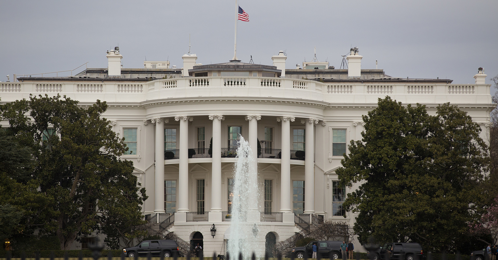 White House 601206f2ec4c4