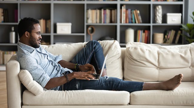 Remote Work Ergonomics Dreamstime L 194853803 Remote Work Ergonomics Dreamstime L 194853803