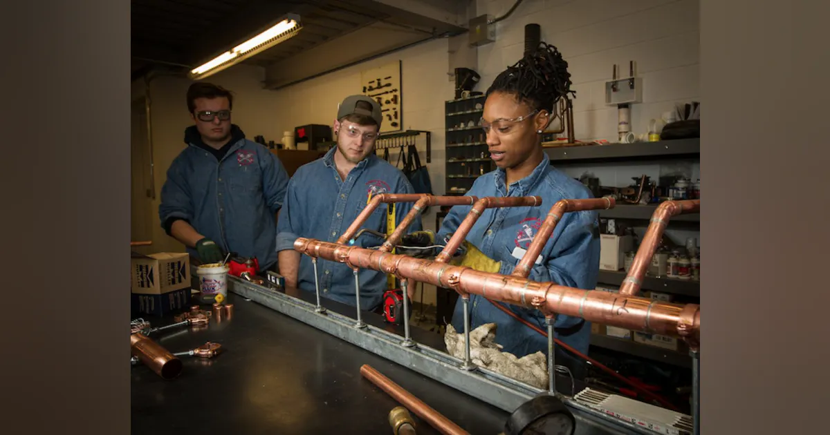 Contruction Apprentice Apprenticeship Program in Construction Awarded $20 Million | EHS Today