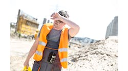 construction_worker_working_in_summer_heat_hazards_OSHA